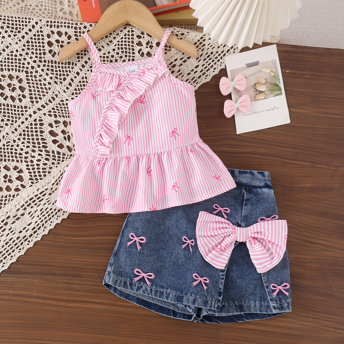 Sleeveless Multicolor Camisole Blue Shorts