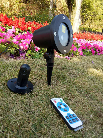 Outdoor lawn light