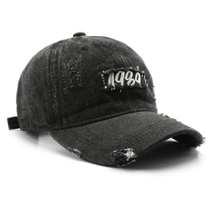 Single-color Embroidered Label With Frayed Edges, Washed And Aged For A Retro And Casual Look. Baseball Cap With Curved Brim, Suitable For Street Entertainment And Travel.