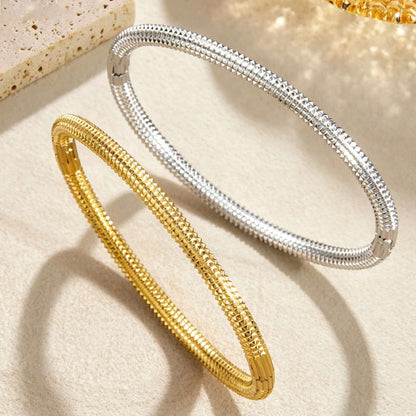 Stainless Steel Minimalist Style Clasp Bracelet