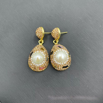 Natural Freshwater Shaped Pearl Hand-inlaid Three-piece Set