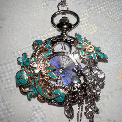 A Customizable Butterfly Gift For A Dazzling New Chinese-style Feather Pocket Watch