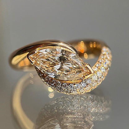 Horseshoe-cut Diamond Ring Instagram-style Wedding Band