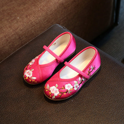 Childrens Simple And Versatile Embroidered Cloth Shoes