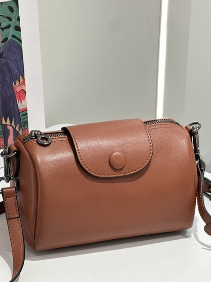 Urban Minimalist Versatile New High-End Feel Work Desk Organizer Bag, Leather Pillow Bag, Light Luxury Shoulder And Crossbody Bag
